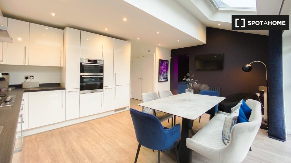 Apartment Manchester, 4 beds — photo 4