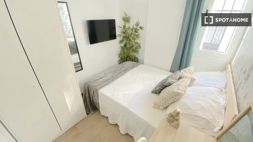 Habitación en apartamento compartido de 11 habitaciones, La Juncal-Híspalis