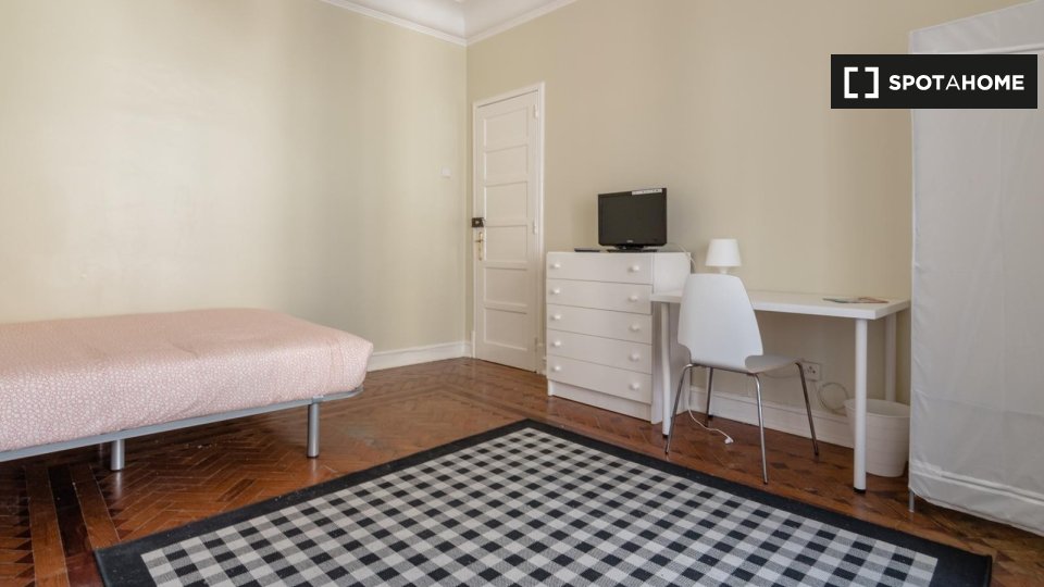 Double room Lisbon, 7 beds — photo 2