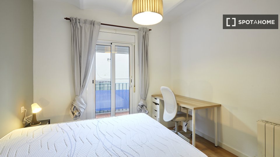 Apartment Barcelona, 3 beds, 71m² — photo 17