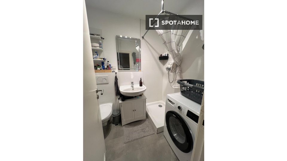 Apartment Hamburg, 1 bed, 48m² — photo 2