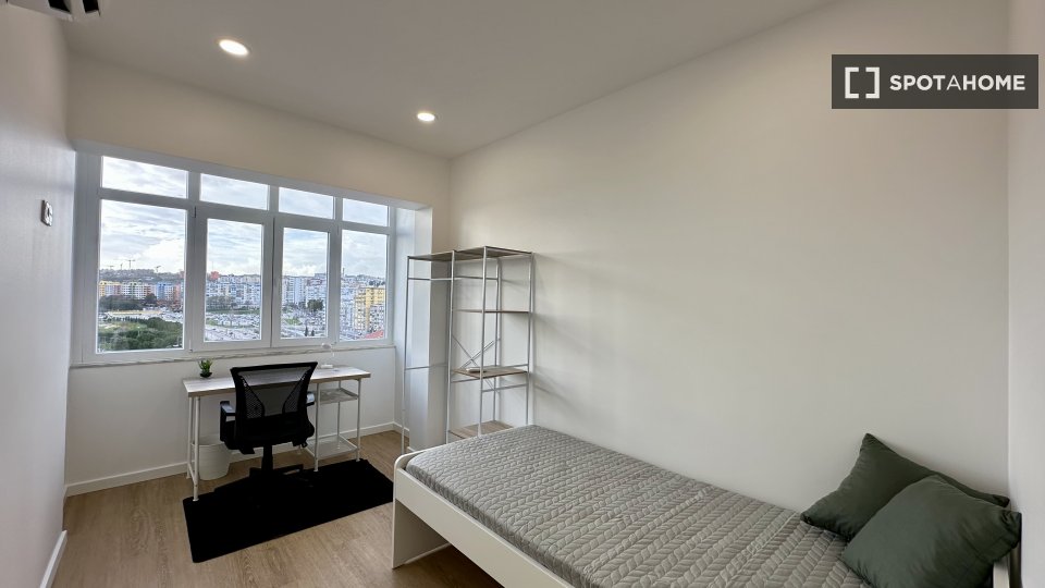 Double room Lisbon, 2 beds, 45m² — photo 7