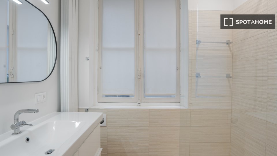 Apartment Paris, 2 beds, 80m² — photo 2