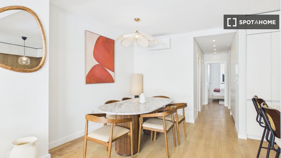 Apartment Lisbon, 2 beds, 62m² — photo 9