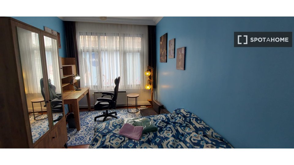 Double room Istanbul, 3 beds, 80m² — photo 10