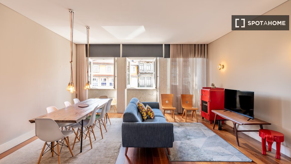Apartment Porto, 1 bed, 105m² — photo 1