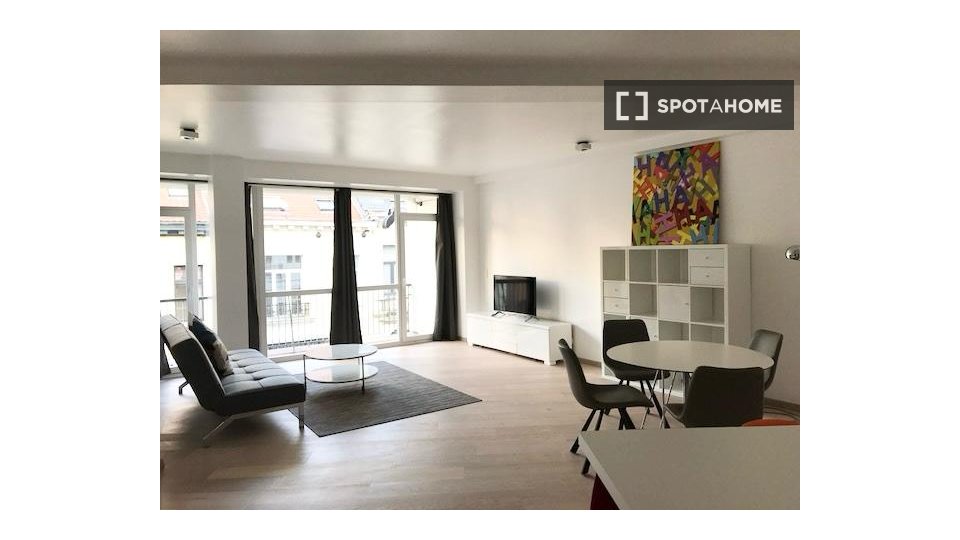 Apartment Brussels, 1 bed, 58m² — photo 1