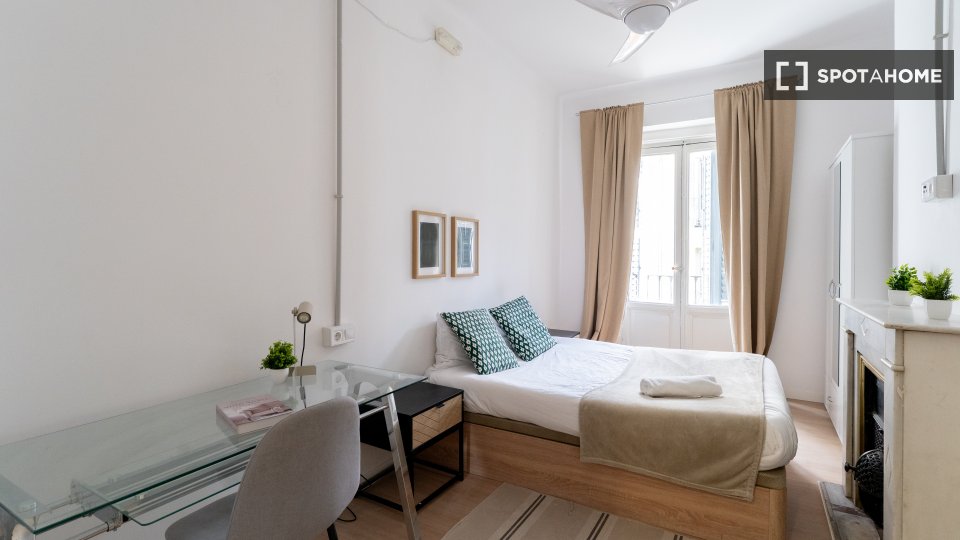 Double room Madrid, 10 beds — photo 55