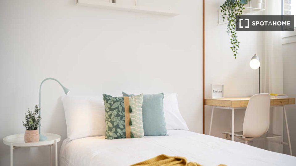 Double room Madrid, 12 beds — photo 47