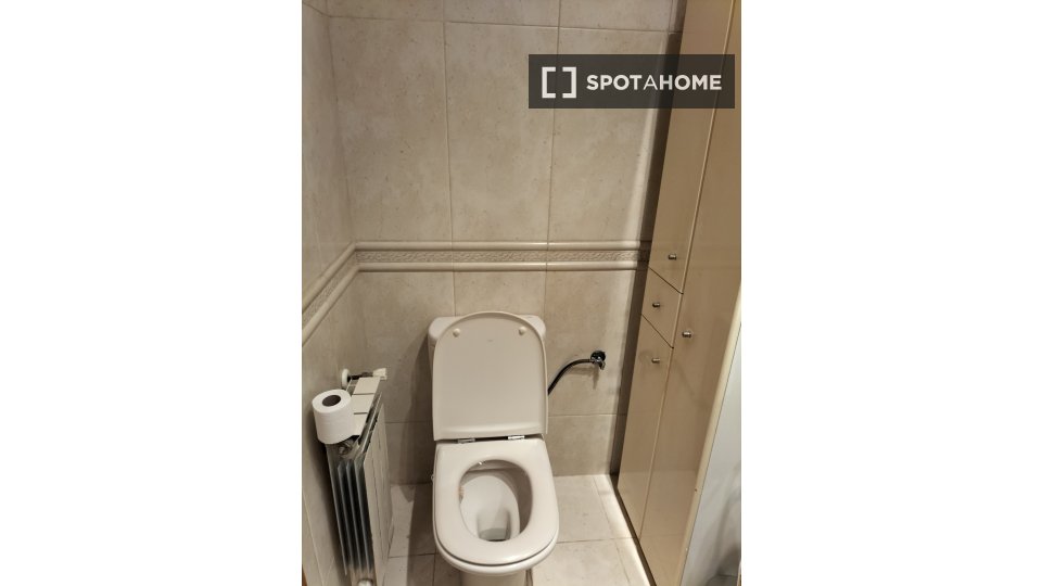 Double room Madrid, 7 beds, 90m² — photo 19