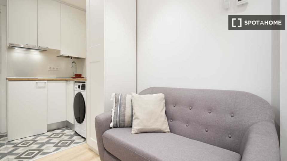 Double room Madrid, 1 bed — photo 33