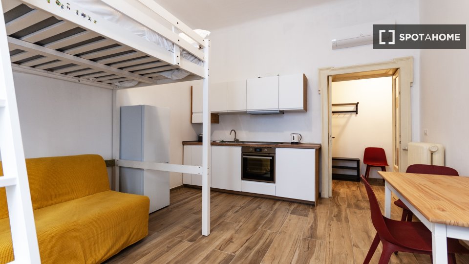 Apartment Milan, 1 bed — photo 2