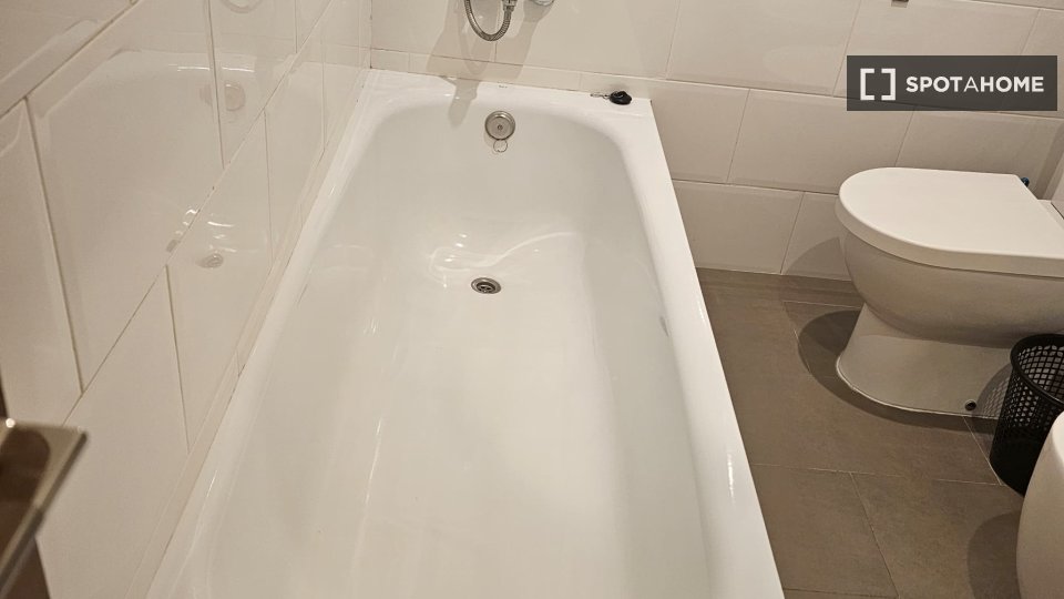 Double room Granada, 4 beds — photo 9