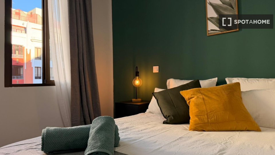Double room Madrid, 5 beds, 90m² — photo 33