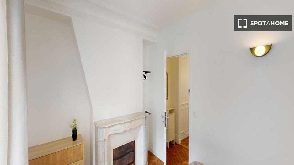 Double room Paris, 5 beds, 50m² — photo 5