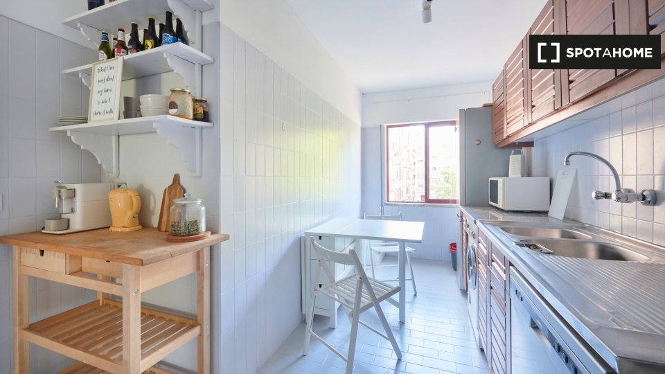Double room Lisbon, 2 beds — photo 7