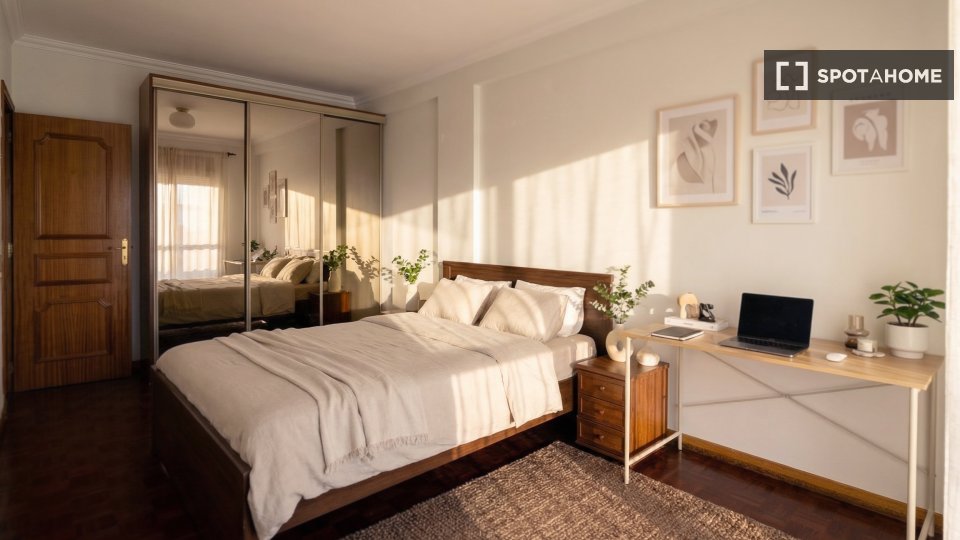 Double room Lisbon, 2 beds, 64m² — photo 14