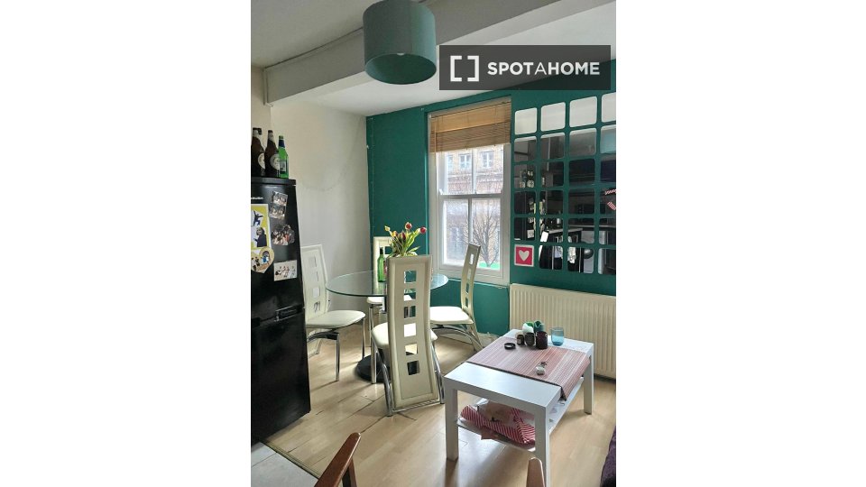 Double room London, 3 beds, 78m² — photo 5