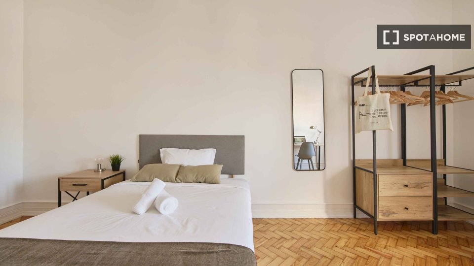 Double room Lisbon, 7 beds — photo 32