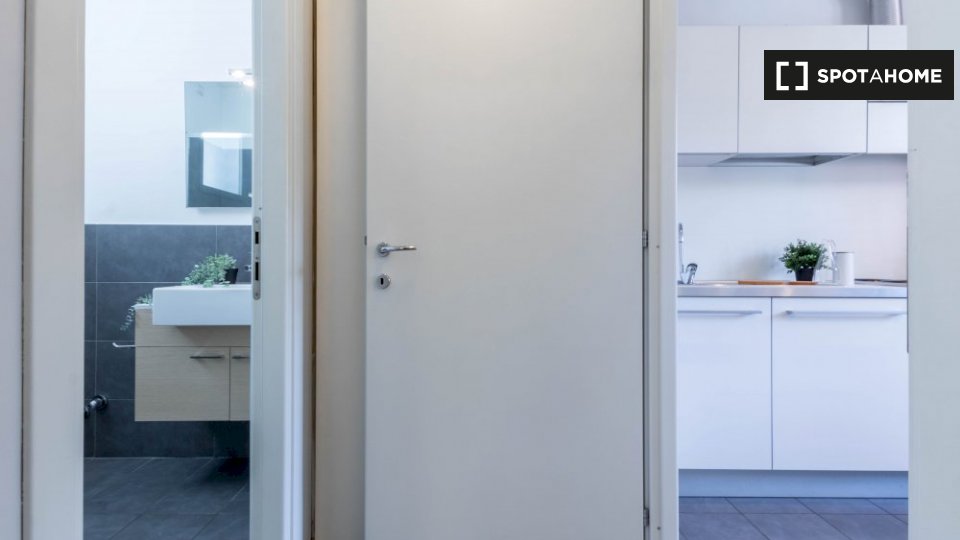Apartment Milan, 1 bed — photo 9