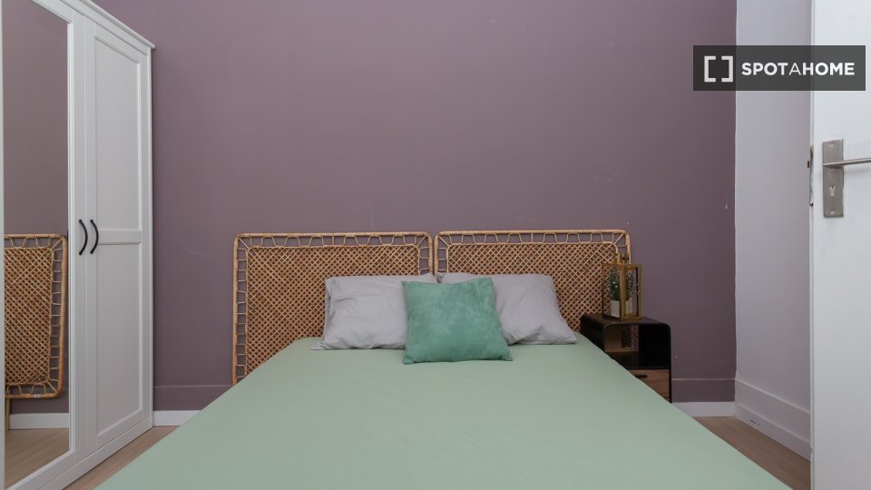 Double room Lisbon, 9 beds — photo 24