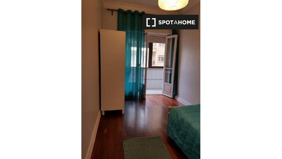 Double room Lisbon, 4 beds, 160m² — photo 3