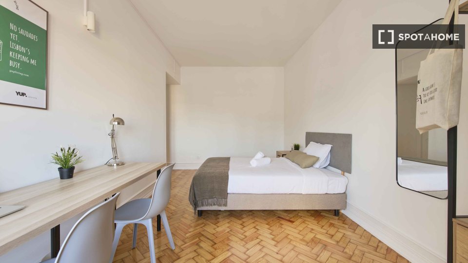 Double room Lisbon, 7 beds — photo 24