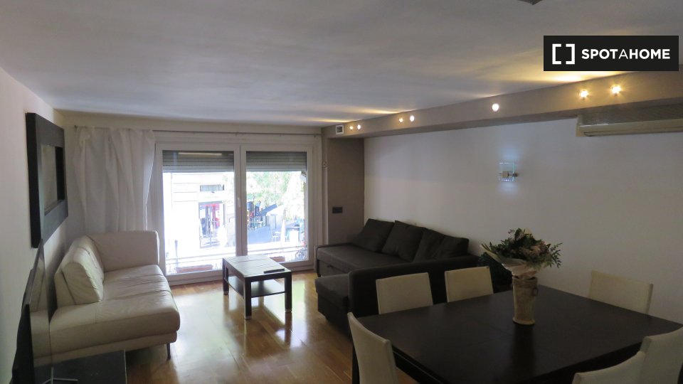 Apartment Barcelona, 2 beds, 75m² — photo 1