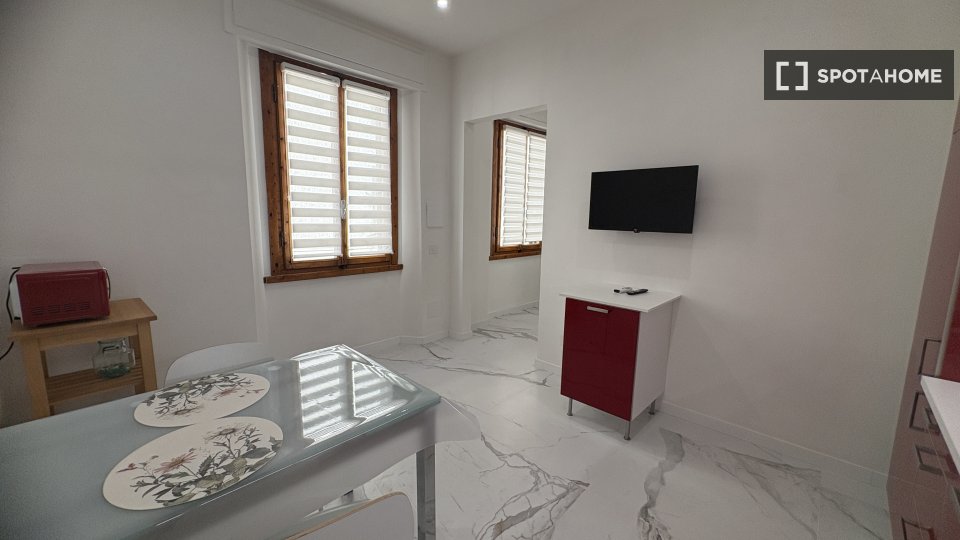 Double room Florence, 2 beds — photo 35