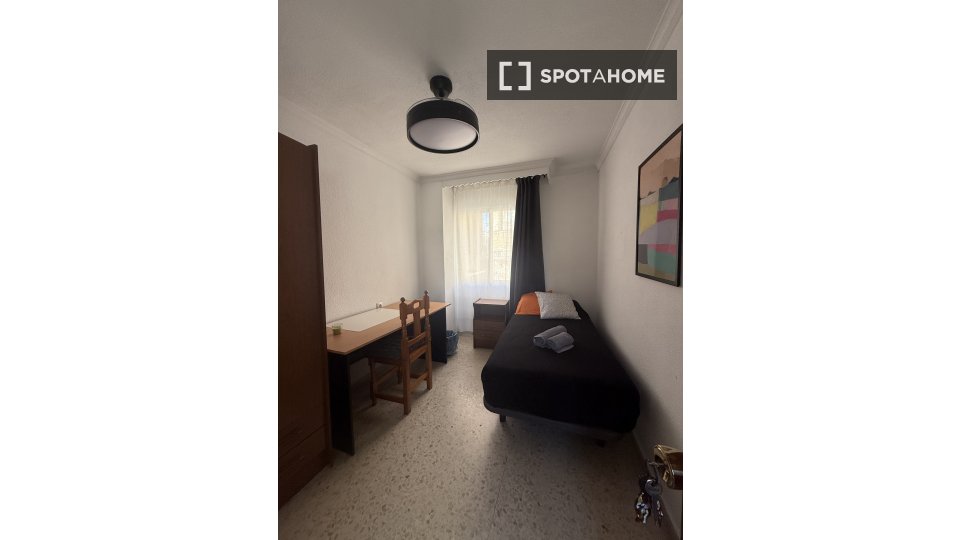 Double room Malaga, 5 beds, 140m² — photo 9