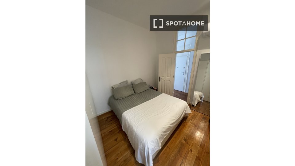 Apartment Lisbon, 2 beds, 124m² — photo 7