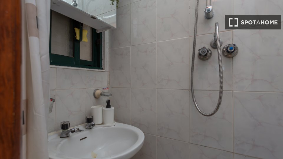 Apartment Lisbon, 2 beds — photo 8