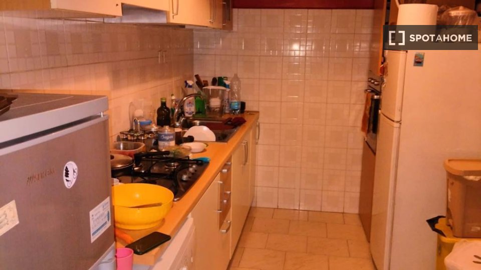 Double room Naples, 3 beds — photo 6