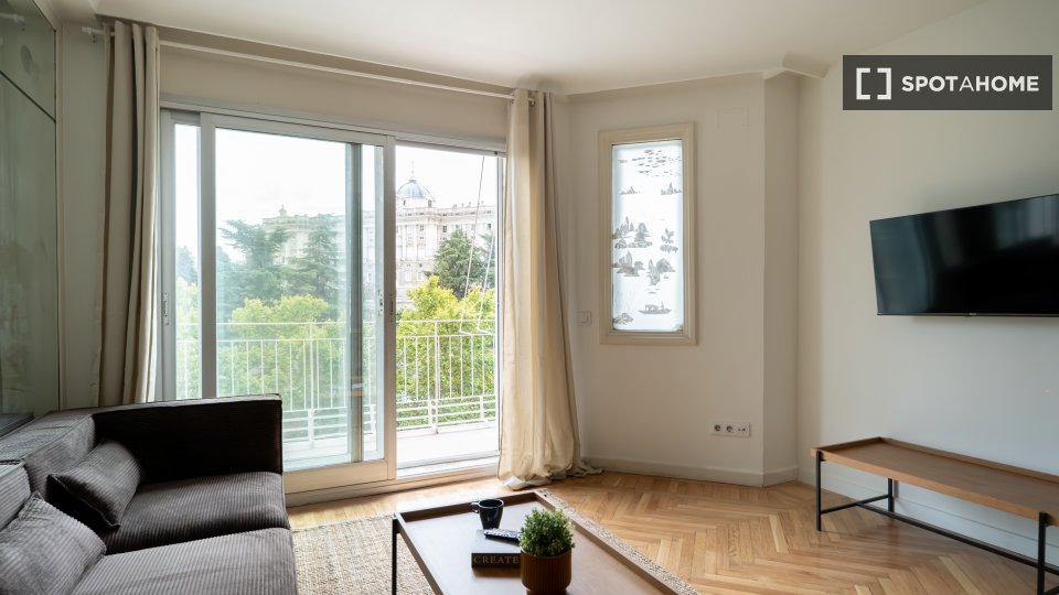 Double room Madrid, 6 beds — photo 8
