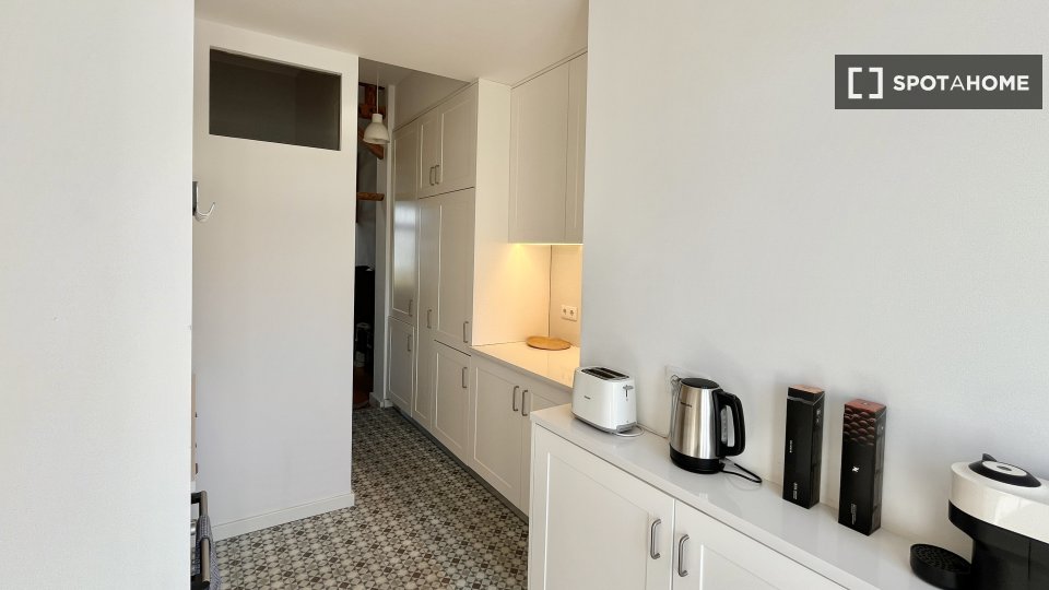 Apartment Lisbon, 1 bed, 72m² — photo 2