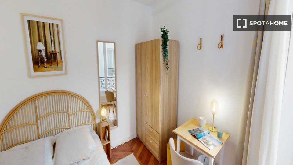Double room Paris, 5 beds, 50m² — photo 5