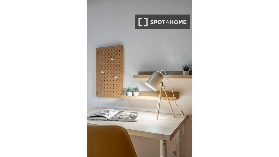 Double room Madrid, 10 beds, 173m² — photo 48