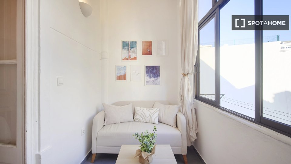 Double room Lisbon, 5 beds — photo 15