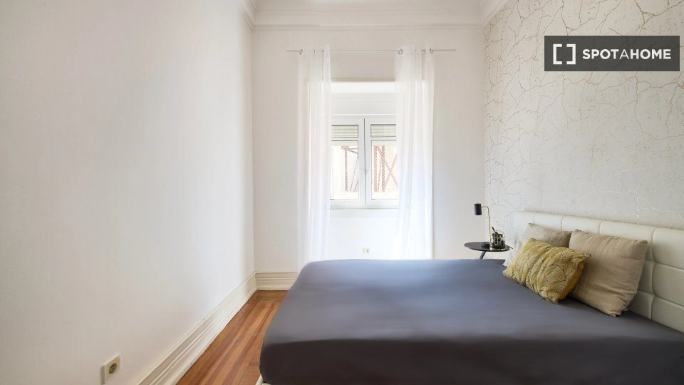 Double room Lisbon, 9 beds — photo 13