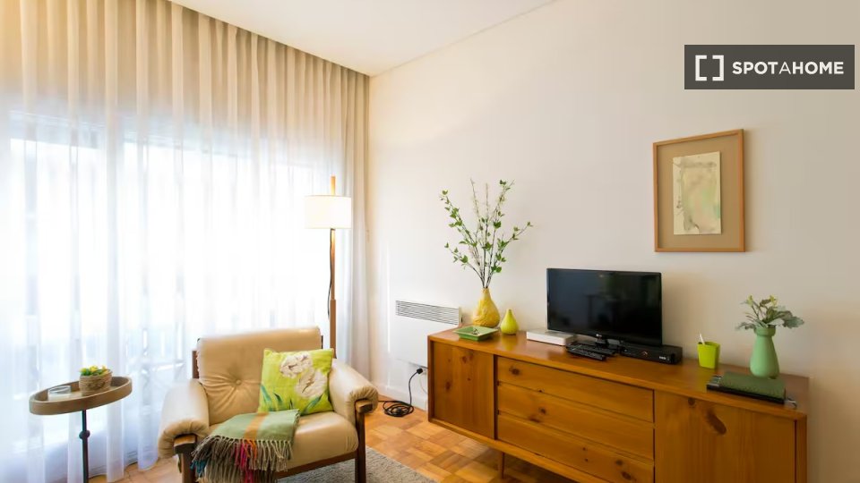 Apartment Porto, 1 bed, 41m² — photo 1