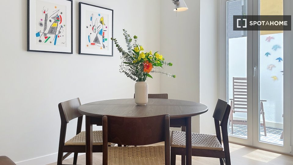 Apartment Lisbon, 2 beds, 82m² — photo 2
