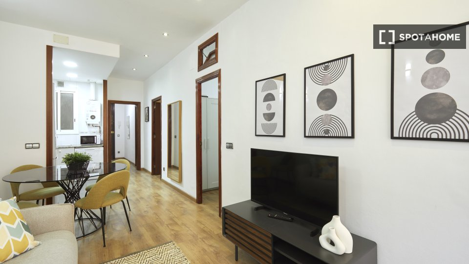 Apartment Barcelona, 4 beds, 80m² — photo 48