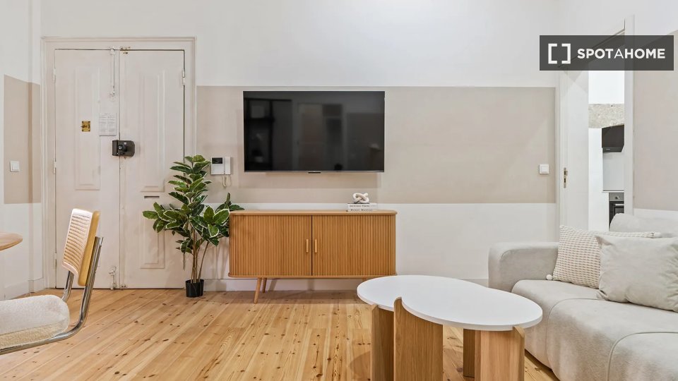 Double room Lisbon, 6 beds — photo 15