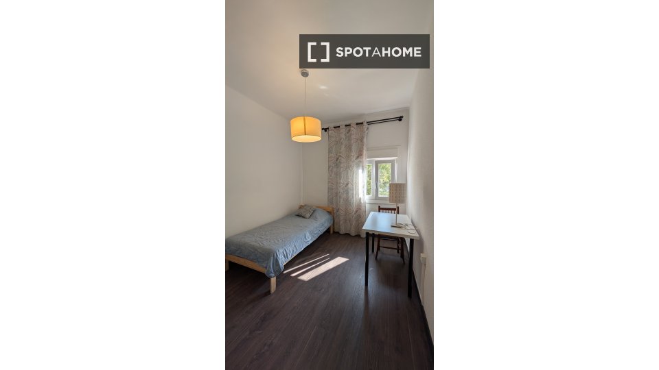 Double room Barcelona, 4 beds, 80m² — photo 9