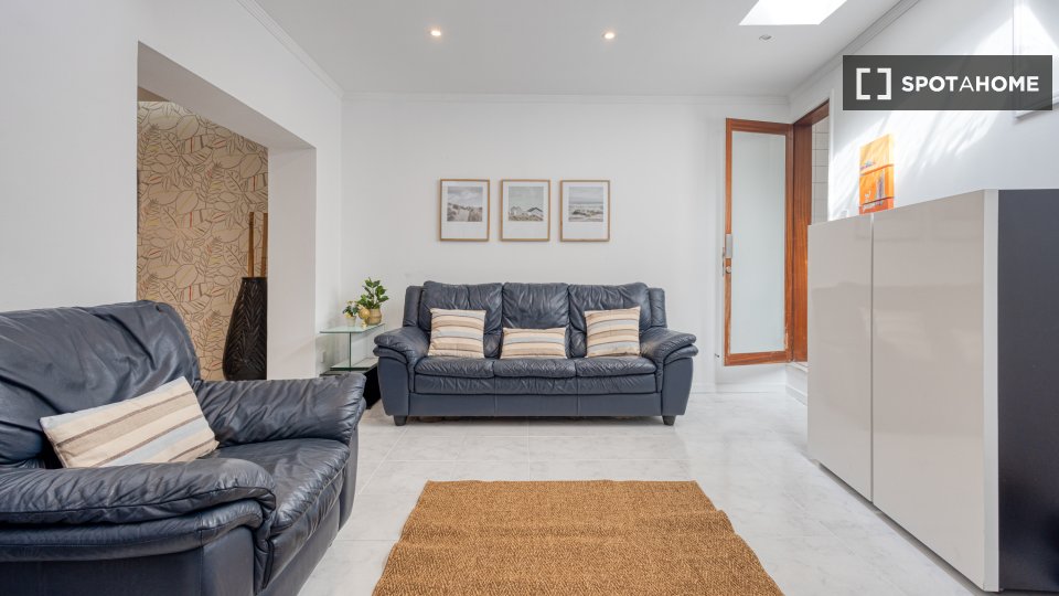 Double room Porto, 3 beds, 149m² — photo 17