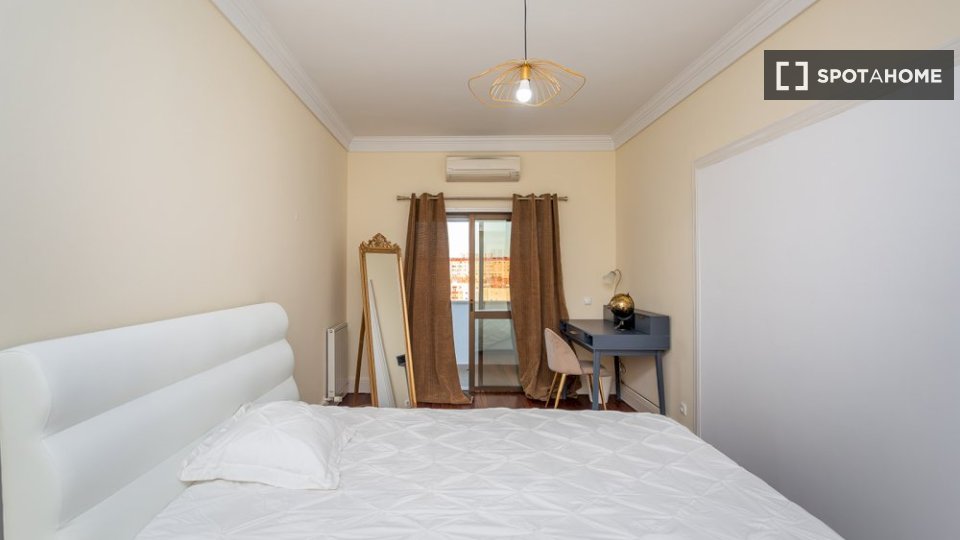 Double room Lisbon, 8 beds — photo 1
