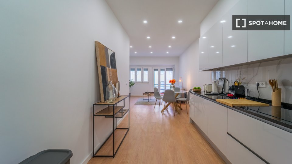 Apartment Lisbon, 3 beds, 87m² — photo 14