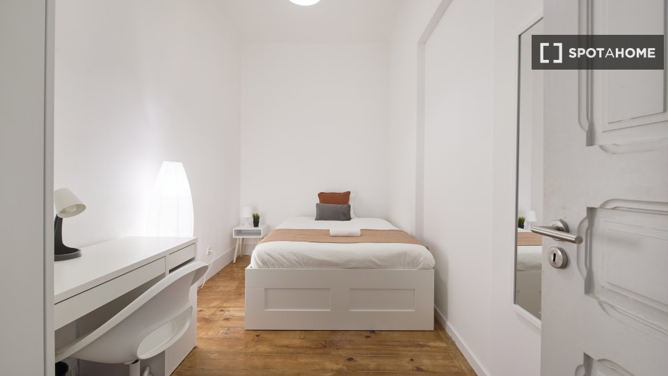 Double room Lisbon, 8 beds — photo 16
