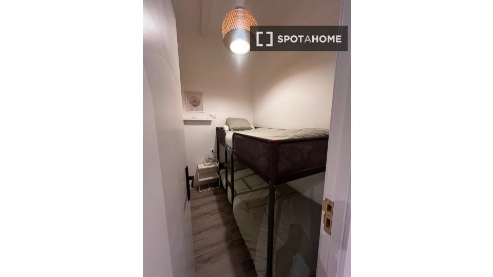 Habitación doble Barcelona, 14 habitaciones — foto 11