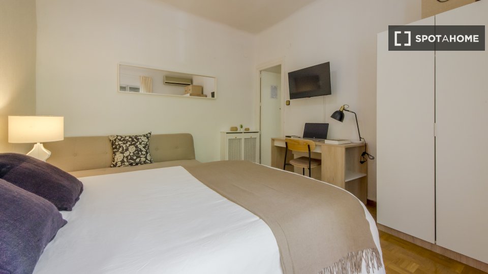 Double room Madrid, 4 beds, 120m² — photo 6